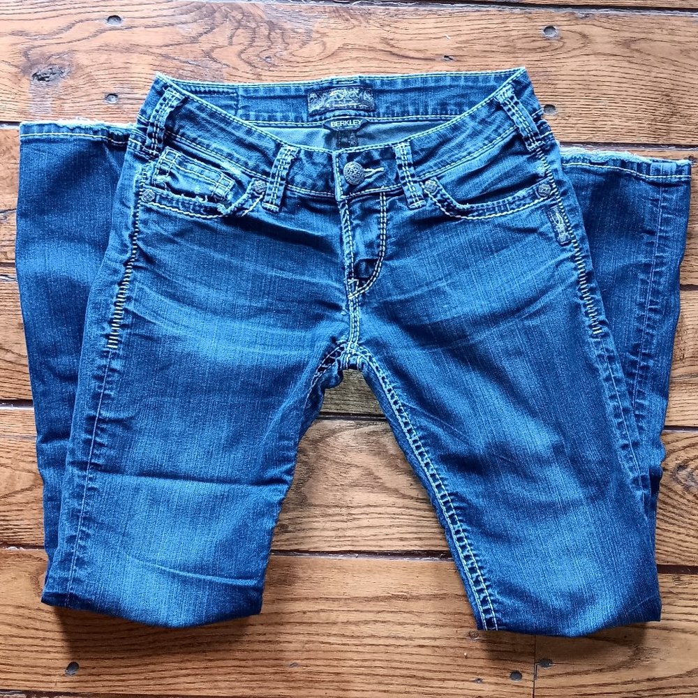 Silver Jean's Berkley 28/30 Dark Wash Women's